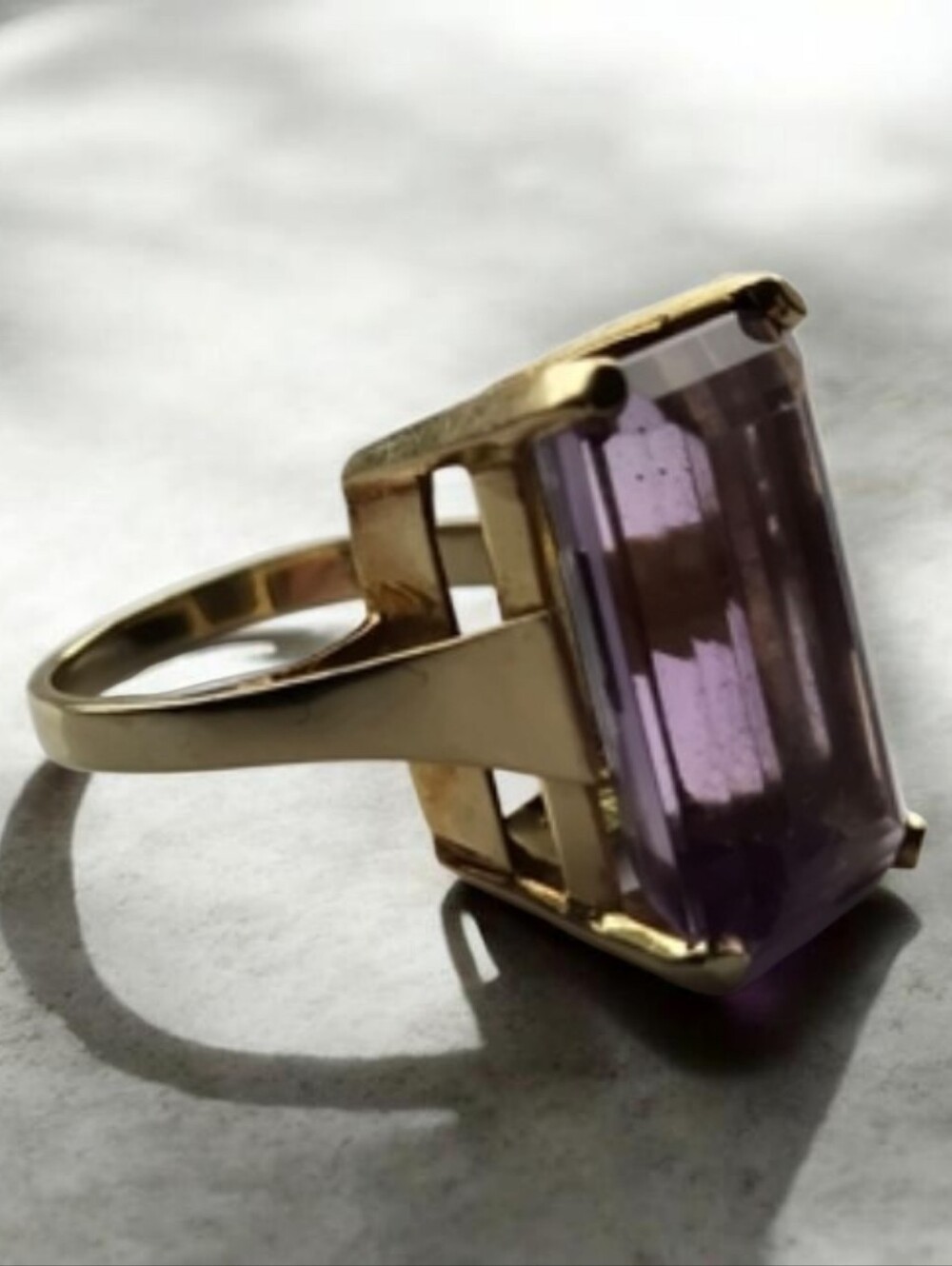 18K Gold 12ct Emerald Cut Amethyst Ring - Size‎ 5.75
